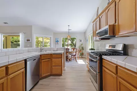Kitchen - 4469 Rose Terrace Dr, Redding, CA 96001 photo 3 of 3