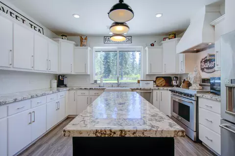 Kitchen - 7878 Hidden Meadows Rd, Shingletown, CA 96088 photo 1 of 6