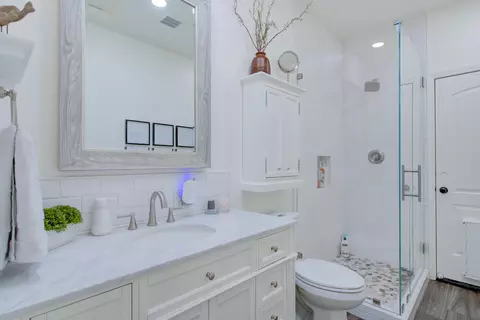 Bath - 7878 Hidden Meadows Rd, Shingletown, CA 96088 photo 2 of 6