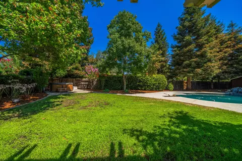 2774 Western Oak Dr, Redding, CA 96002 photo 47