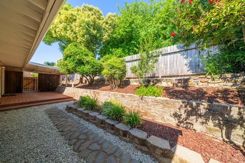 2220 Octavia St, Redding, CA 96001 photo 35