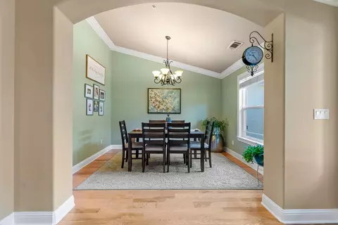 Dining - 3149 Laver St, Redding, CA 96002 photo 1 of 2