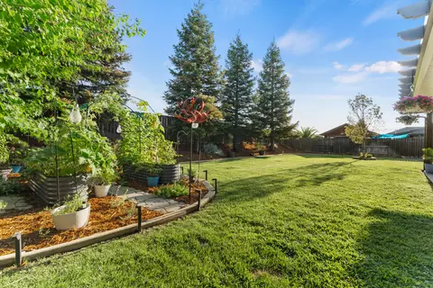 Exterior - 3149 Laver St, Redding, CA 96002 photo 6 of 9