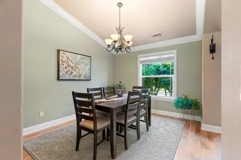 Dining - 3149 Laver St, Redding, CA 96002 photo 2 of 2