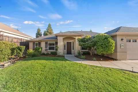 Exterior - 3149 Laver St, Redding, CA 96002 photo 3 of 9