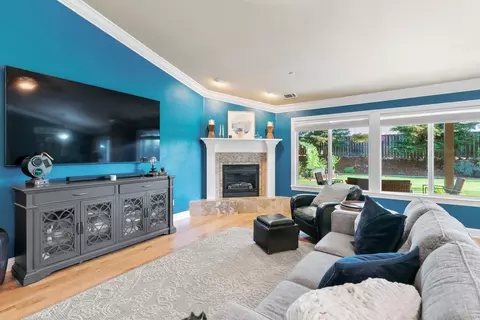Living - 3149 Laver St, Redding, CA 96002 photo 1 of 4