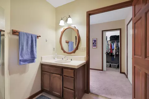 Bath - 6394 Quail Creek Rd, Redding, CA 96002 photo 9 of 11