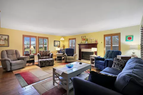 Living - 6394 Quail Creek Rd, Redding, CA 96002 photo 1 of 8