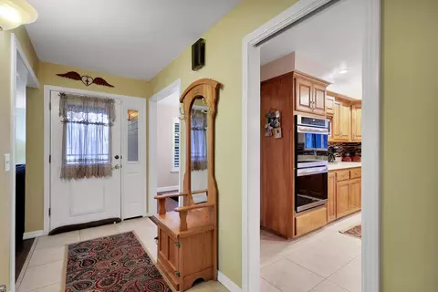 Entry Way - 6394 Quail Creek Rd, Redding, CA 96002 photo 1 of 8