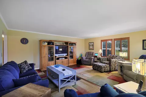 Living - 6394 Quail Creek Rd, Redding, CA 96002 photo 3 of 8