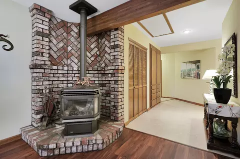 Entry Way - 6394 Quail Creek Rd, Redding, CA 96002 photo 8 of 8