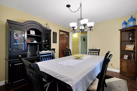 Dining - 6394 Quail Creek Rd, Redding, CA 96002 photo 2 of 6