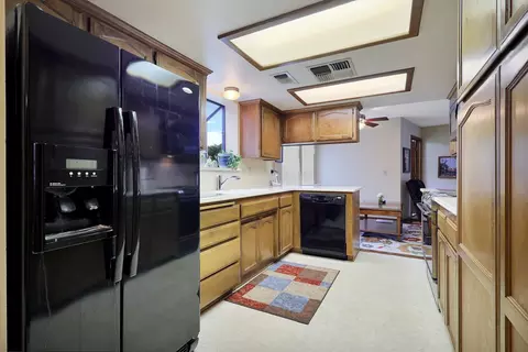 Kitchen - 6394 Quail Creek Rd, Redding, CA 96002 photo 11 of 13