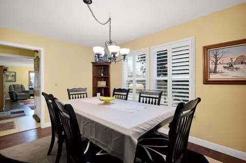 Dining - 6394 Quail Creek Rd, Redding, CA 96002 photo 3 of 6
