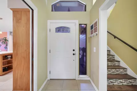 Entry Way - 6394 Quail Creek Rd, Redding, CA 96002 photo 2 of 8