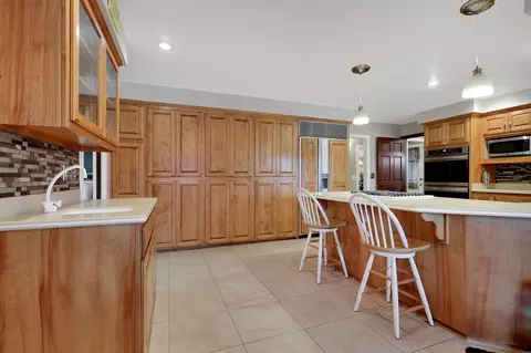 Kitchen - 6394 Quail Creek Rd, Redding, CA 96002 photo 6 of 13