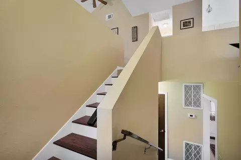 Entry Way - 6394 Quail Creek Rd, Redding, CA 96002 photo 4 of 8