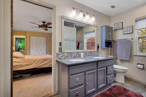 Bath - 6394 Quail Creek Rd, Redding, CA 96002 photo 4 of 11
