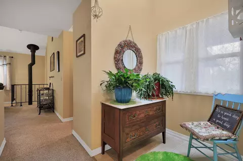 Entry Way - 6394 Quail Creek Rd, Redding, CA 96002 photo 5 of 8