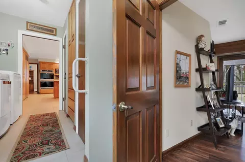 Entry Way - 6394 Quail Creek Rd, Redding, CA 96002 photo 6 of 8