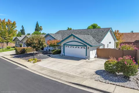 1741 Vineyard Trl, Redding, CA 96003