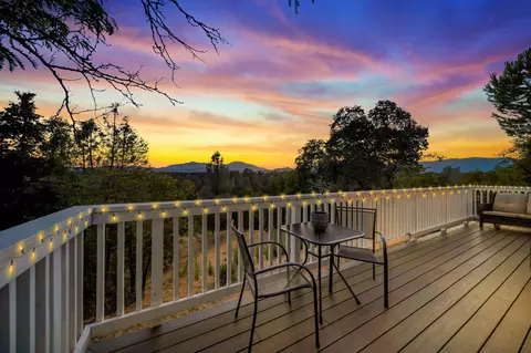 630 Oleta Dr, Redding, CA 96003 photo 2