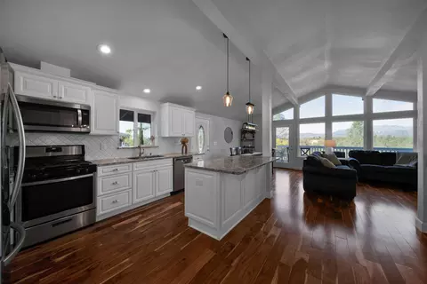 630 Oleta Dr, Redding, CA 96003 photo 9