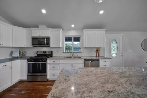 630 Oleta Dr, Redding, CA 96003 photo 8