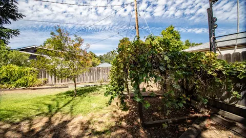 Exterior - 2244 Canal Dr, Redding, CA 96001 photo 6 of 8