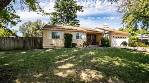 Exterior - 2244 Canal Dr, Redding, CA 96001 photo 2 of 8