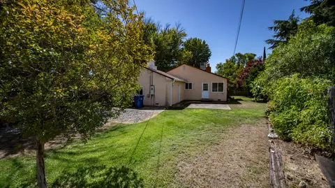 Exterior - 2244 Canal Dr, Redding, CA 96001 photo 7 of 8