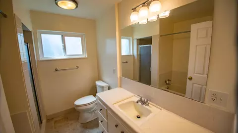 Bath - 2244 Canal Dr, Redding, CA 96001 photo 1 of 1