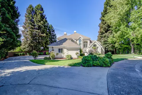 Exterior - 432 Arbor Pl, Redding, CA 96001 photo 15 of 16