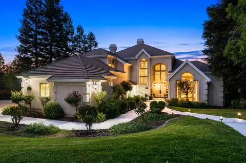 432 Arbor Pl, Redding, CA 96001