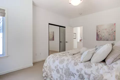Bedroom - 432 Arbor Pl, Redding, CA 96001 photo 7 of 9