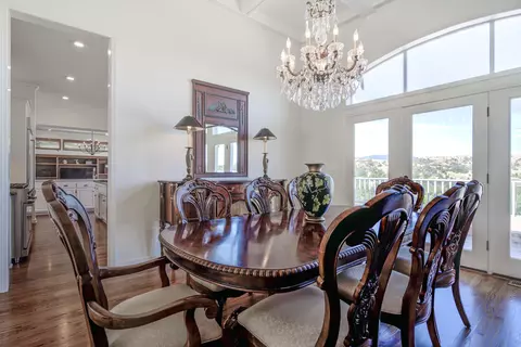 Dining - 432 Arbor Pl, Redding, CA 96001 photo 1 of 4