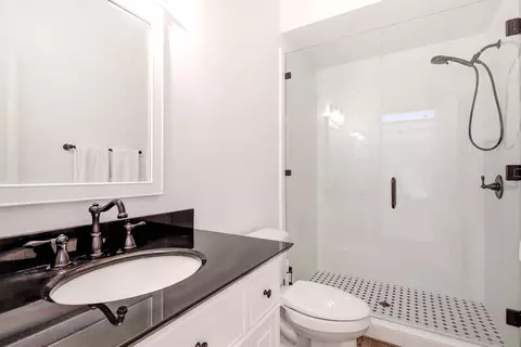 Bath - 432 Arbor Pl, Redding, CA 96001 photo 1 of 12