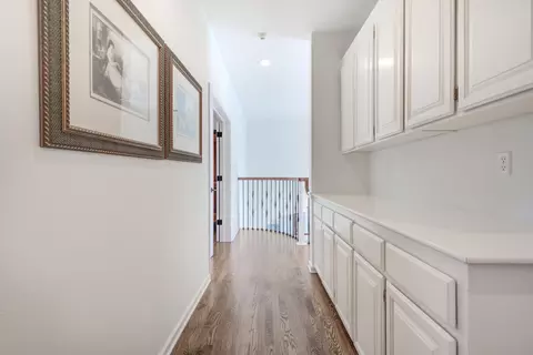 Entry Way - 432 Arbor Pl, Redding, CA 96001 photo 7 of 8