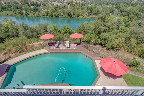 Exterior - 432 Arbor Pl, Redding, CA 96001 photo 5 of 16
