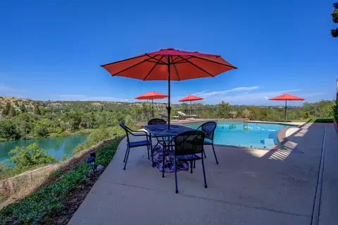 Exterior - 432 Arbor Pl, Redding, CA 96001 photo 9 of 16