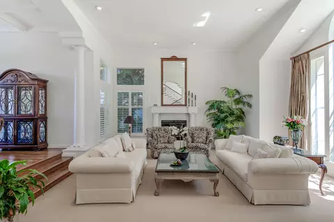 Living - 432 Arbor Pl, Redding, CA 96001 photo 1 of 10