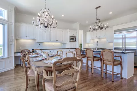 Dining - 432 Arbor Pl, Redding, CA 96001 photo 4 of 4