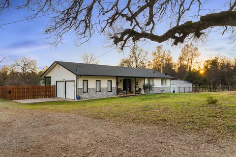 8113 Placer Rd, Redding, CA 96001