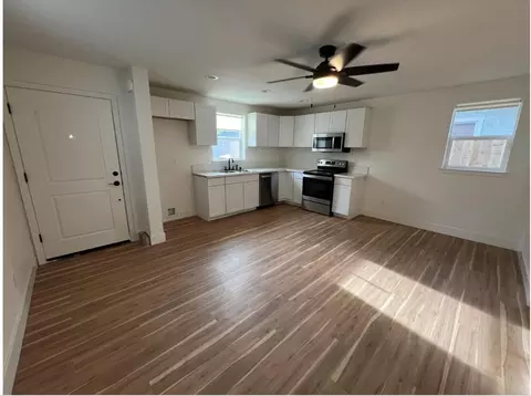 Living - 370 Revilo Dr, Redding, CA 96001 photo 3 of 3