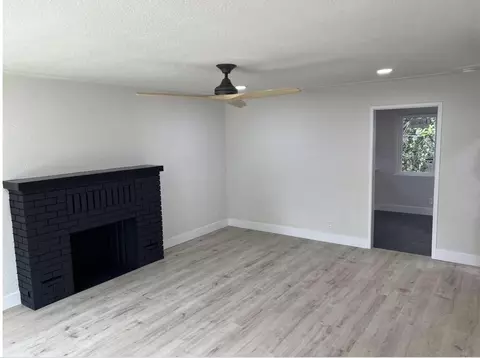 Living - 370 Revilo Dr, Redding, CA 96001 photo 2 of 3