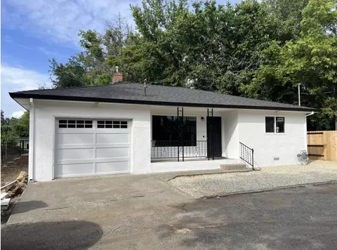 Exterior - 370 Revilo Dr, Redding, CA 96001 photo 2 of 3