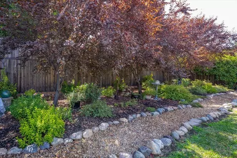 Exterior - 1485 Carl Ct, Red Bluff, CA 96080 photo 7 of 16