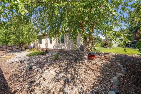 Exterior - 1485 Carl Ct, Red Bluff, CA 96080 photo 10 of 16