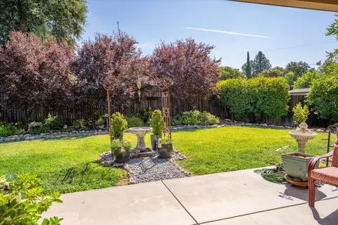 Exterior - 1485 Carl Ct, Red Bluff, CA 96080 photo 4 of 16