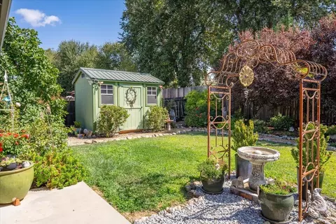 Exterior - 1485 Carl Ct, Red Bluff, CA 96080 photo 5 of 16